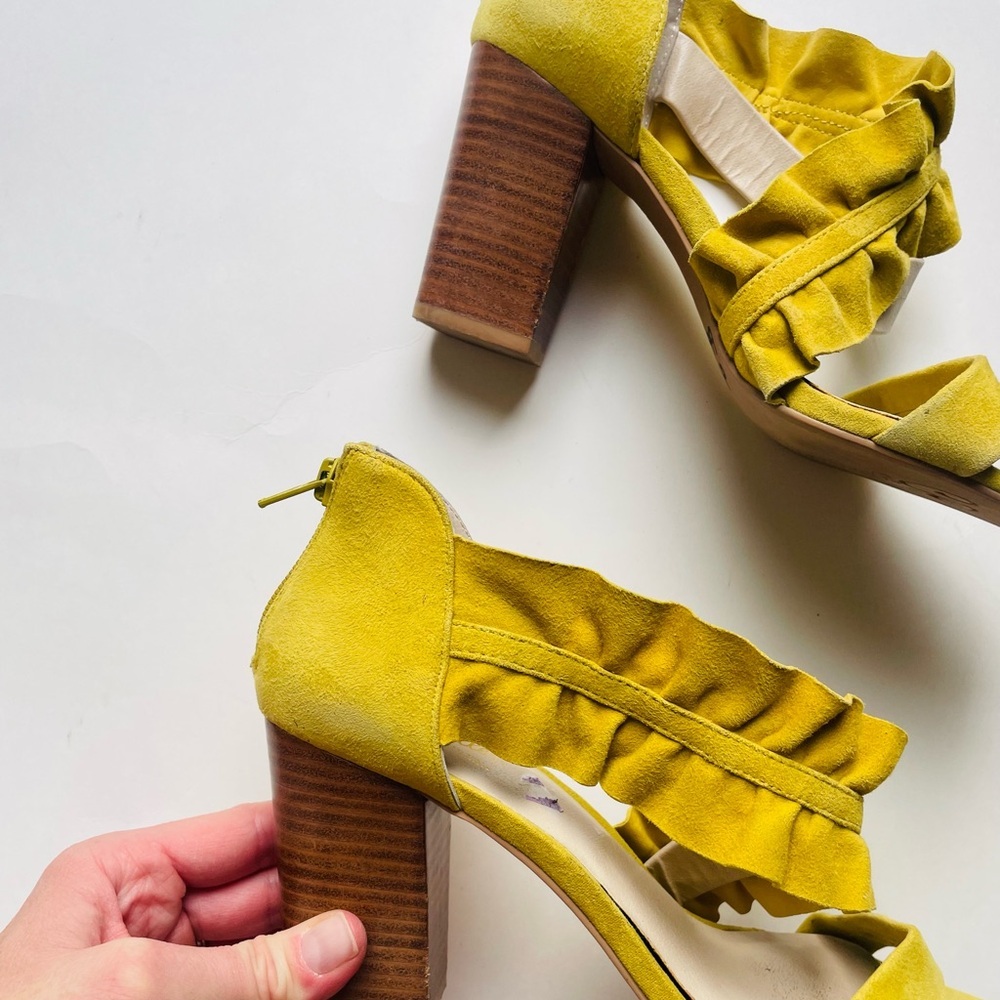 Anthropologie Seychelles Retro Ruffle Yellow Heel - Picture 3 of 12